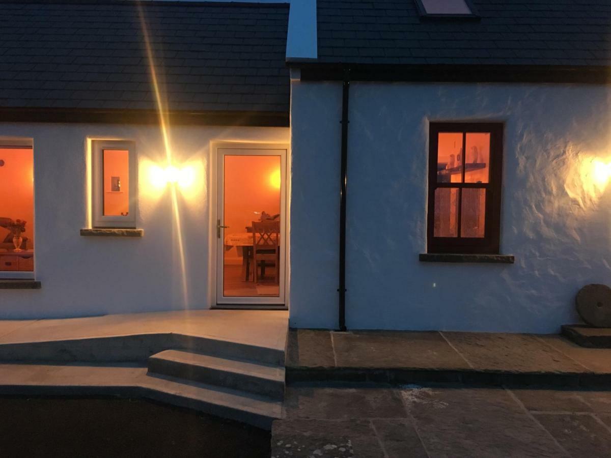 Conway'S Cottage With Sea View Nestling By Cliffs-Of-Moher Liscannor Exteriör bild